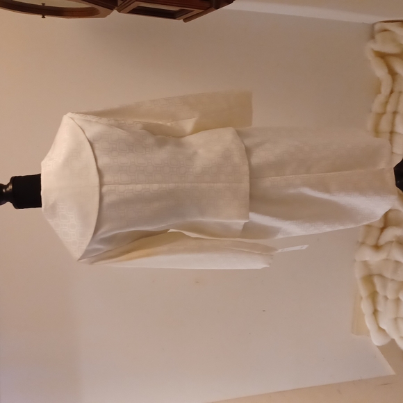 D13-👌- Isabella 2-piece Off-white Women's Suit - sz 10 (Never Worn) - Picture 2 of 8